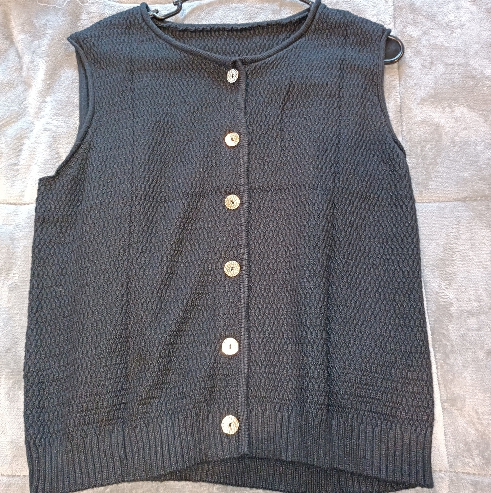 Black Sleeveless Button-Up Top